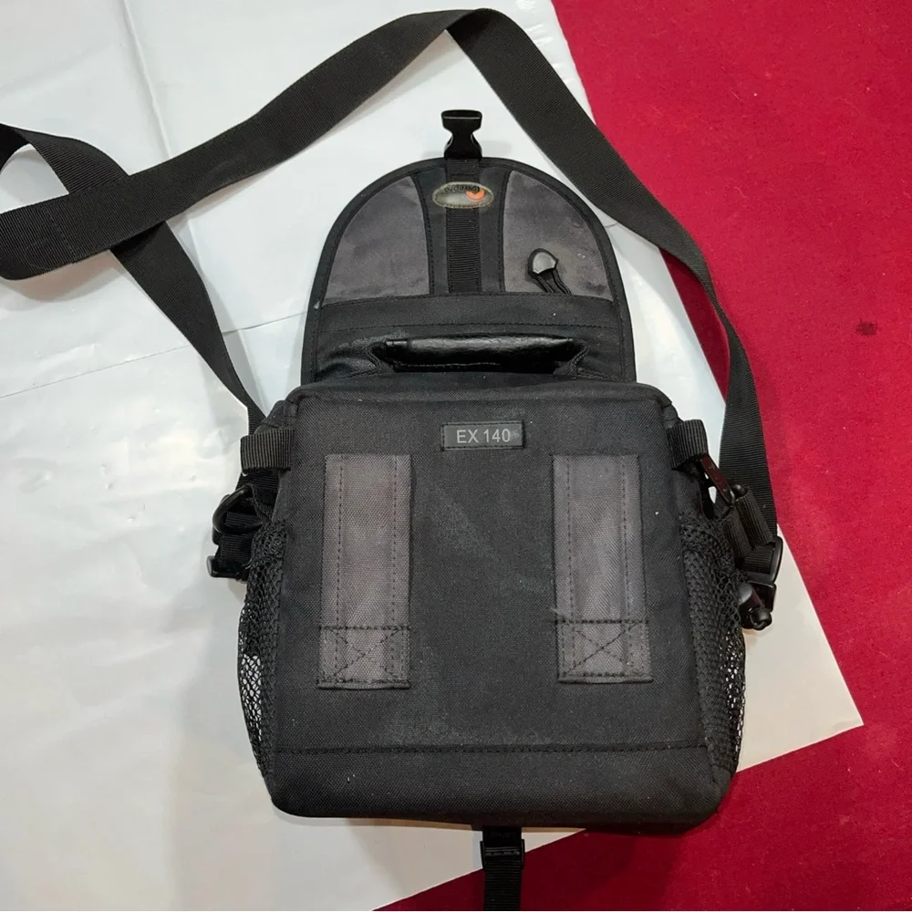 Lowepro EX 140 Black nylon Canvas Camera Soft Bag Shoulder Strap carry case 8x7”
